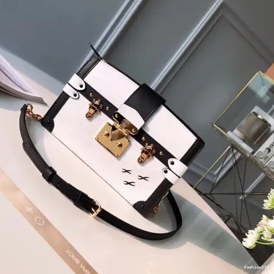 Louis TRUNK CHANELUTCH Vuitton 0404